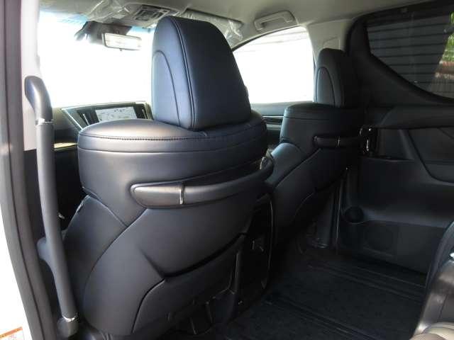 ヴェルファイア ２．５Ｚ　Ｇエディション　４ＷＤ　黒革エアーシート　１０型ナビＴＶ付き　１２．８型フリップダウンモニター　両側パワードア　ＬＥＤライト　オートライト　アルミホイール　パワーシート　コーナーセンサ　衝突被害軽減　車線逸脱警告（14枚目）