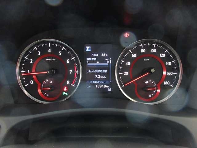 ヴェルファイア ２．５Ｚ　Ｇエディション　４ＷＤ　黒革エアーシート　１０型ナビＴＶ付き　１２．８型フリップダウンモニター　両側パワードア　ＬＥＤライト　オートライト　アルミホイール　パワーシート　コーナーセンサ　衝突被害軽減　車線逸脱警告（19枚目）