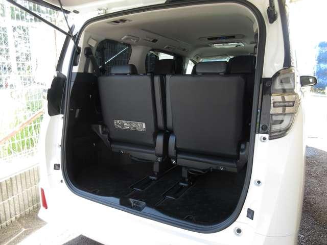 ヴェルファイア ２．５Ｚ　Ｇエディション　４ＷＤ　黒革エアーシート　１０型ナビＴＶ付き　１２．８型フリップダウンモニター　両側パワードア　ＬＥＤライト　オートライト　アルミホイール　パワーシート　コーナーセンサ　衝突被害軽減　車線逸脱警告（28枚目）