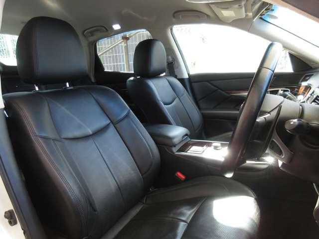 フーガ 370GT タイプS 黒革 専用バンパー&20アルミホイール&スポーツサスペンション 地デジTV 本革 ミュージックプレイヤー接続可 記録簿 盗難防止装置 クルーズコントロール パワーウィンドウ エアバッグ(7枚目)