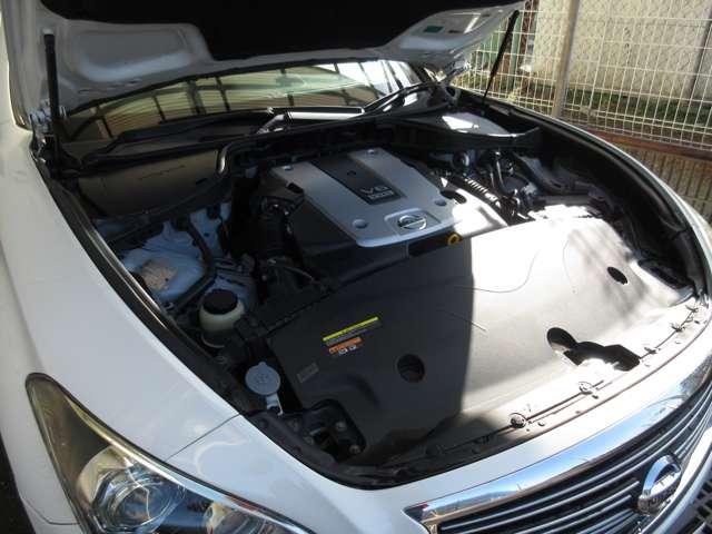 フーガ 370GT タイプS 黒革 専用バンパー&20アルミホイール&スポーツサスペンション 地デジTV 本革 ミュージックプレイヤー接続可 記録簿 盗難防止装置 クルーズコントロール パワーウィンドウ エアバッグ(26枚目)