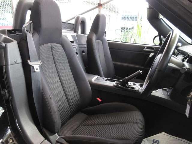 ロードスター ＲＳ　６速ＭＴ　ＨＩＤ　ワイン幌　ダブルエアバッグ　パワーステアリング　パワーウインドウ　エアコン　キーレス　アルミホイール（13枚目）