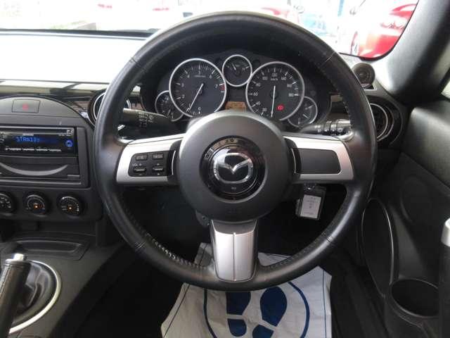 ロードスター ＲＳ　６速ＭＴ　ＨＩＤ　ワイン幌　ダブルエアバッグ　パワーステアリング　パワーウインドウ　エアコン　キーレス　アルミホイール（18枚目）