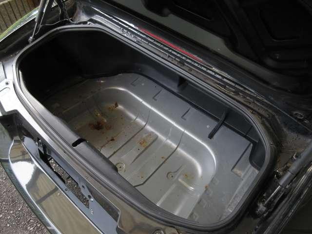 ロードスター ＲＳ　６速ＭＴ　ＨＩＤ　ワイン幌　ダブルエアバッグ　パワーステアリング　パワーウインドウ　エアコン　キーレス　アルミホイール（25枚目）