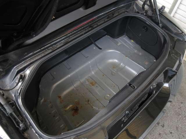 ロードスター ＲＳ　６速ＭＴ　ＨＩＤ　ワイン幌　ダブルエアバッグ　パワーステアリング　パワーウインドウ　エアコン　キーレス　アルミホイール（26枚目）