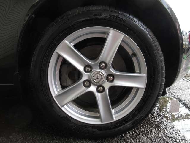 ロードスター ＲＳ　６速ＭＴ　ＨＩＤ　ワイン幌　ダブルエアバッグ　パワーステアリング　パワーウインドウ　エアコン　キーレス　アルミホイール（30枚目）