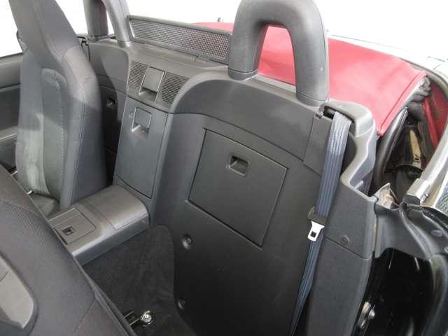 ロードスター ＲＳ　６速ＭＴ　ＨＩＤ　ワイン幌　ダブルエアバッグ　パワーステアリング　パワーウインドウ　エアコン　キーレス　アルミホイール（32枚目）