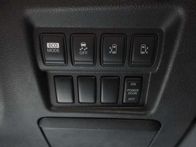 エルグランド ３５０ハイウェイスター　両側パワースライドドア　純正ナビＴＶ＆フリップダウンモニター　禁煙車　パワーウィンドウ　オートエアコン　キーレスエントリー　記録簿　３列シート　ＨＤＤナビ　バックモニター　両側自動スライドドア（23枚目）