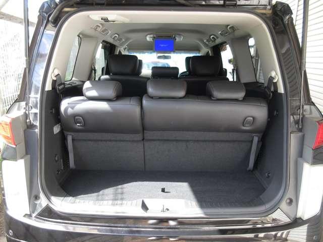 エルグランド ３５０ハイウェイスター　両側パワースライドドア　純正ナビＴＶ＆フリップダウンモニター　禁煙車　パワーウィンドウ　オートエアコン　キーレスエントリー　記録簿　３列シート　ＨＤＤナビ　バックモニター　両側自動スライドドア（24枚目）