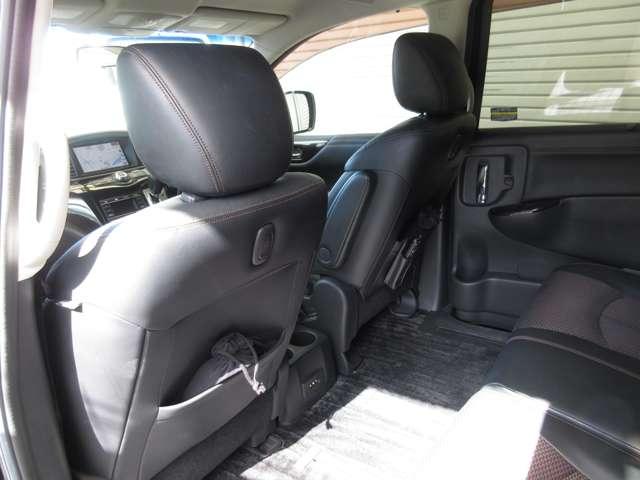 エルグランド ３５０ハイウェイスター　両側パワースライドドア　純正ナビＴＶ＆フリップダウンモニター　禁煙車　パワーウィンドウ　オートエアコン　キーレスエントリー　記録簿　３列シート　ＨＤＤナビ　バックモニター　両側自動スライドドア（35枚目）