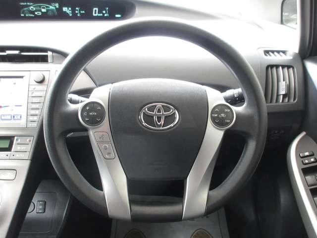 プリウスＰＨＶ Ｓ　メーカーオプションナビフルセグ　前後ドラレコ　シートヒーター　オートエアコン　バックカメラ　ＥＴＣ　盗難防止装置　カーテンエアバッグ　ＤＶＤ再生可能　記録簿有　スマートキー　アルミホイール　エアバッグ（15枚目）