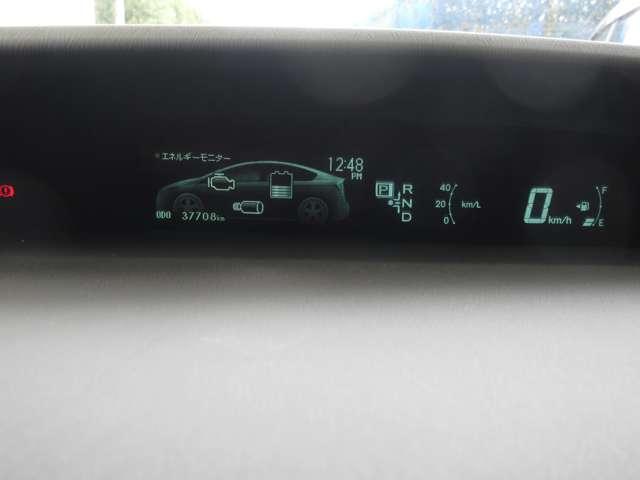 プリウスＰＨＶ Ｓ　メーカーオプションナビフルセグ　前後ドラレコ　シートヒーター　オートエアコン　バックカメラ　ＥＴＣ　盗難防止装置　カーテンエアバッグ　ＤＶＤ再生可能　記録簿有　スマートキー　アルミホイール　エアバッグ（16枚目）