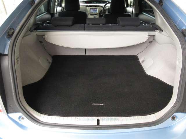 プリウスＰＨＶ Ｓ　メーカーオプションナビフルセグ　前後ドラレコ　シートヒーター　オートエアコン　バックカメラ　ＥＴＣ　盗難防止装置　カーテンエアバッグ　ＤＶＤ再生可能　記録簿有　スマートキー　アルミホイール　エアバッグ（23枚目）