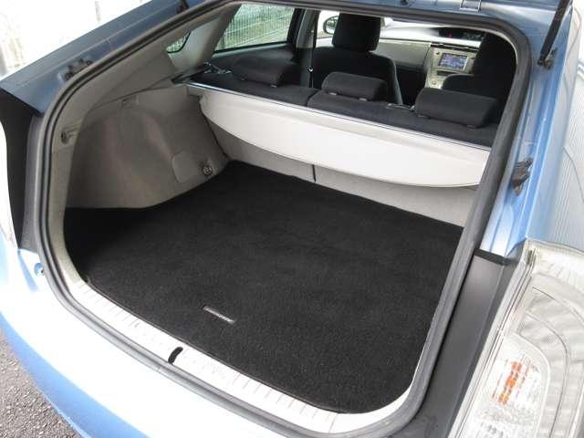 プリウスＰＨＶ Ｓ　メーカーオプションナビフルセグ　前後ドラレコ　シートヒーター　オートエアコン　バックカメラ　ＥＴＣ　盗難防止装置　カーテンエアバッグ　ＤＶＤ再生可能　記録簿有　スマートキー　アルミホイール　エアバッグ（24枚目）