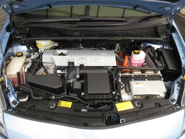 プリウスＰＨＶ Ｓ　メーカーオプションナビフルセグ　前後ドラレコ　シートヒーター　オートエアコン　バックカメラ　ＥＴＣ　盗難防止装置　カーテンエアバッグ　ＤＶＤ再生可能　記録簿有　スマートキー　アルミホイール　エアバッグ（25枚目）