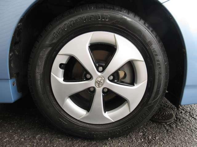 プリウスＰＨＶ Ｓ　メーカーオプションナビフルセグ　前後ドラレコ　シートヒーター　オートエアコン　バックカメラ　ＥＴＣ　盗難防止装置　カーテンエアバッグ　ＤＶＤ再生可能　記録簿有　スマートキー　アルミホイール　エアバッグ（28枚目）