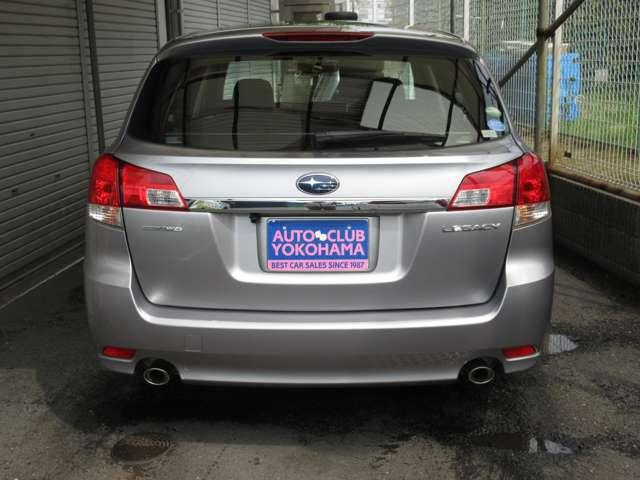 内外装につきましては、専任の熟練のスタッフが真心込めて丁寧に車内清掃、外装磨きを致します。ご納車までにしっかり綺麗にお仕上げ致します。ご安心下さい。