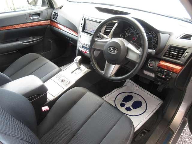 安心・快適にご使用頂けるよう国家整備士による法令にて定められた点検項目の検査を実施！安全の確保が不十分な箇所において調整・交換・補充・修理等の整備を実施。１２・２４ヶ月点検を実施し記録簿を発行致します