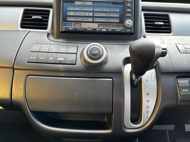 ステップワゴン スパーダS Z HDDナビパッケージ トップライトルーフ 両側パワースライドドア HDDナビ バックカメラ ETC 8人乗り 走行距離65600キロ(27枚目)