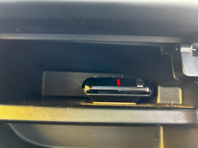 ステップワゴン スパーダS Z HDDナビパッケージ トップライトルーフ 両側パワースライドドア HDDナビ バックカメラ ETC 8人乗り 走行距離65600キロ(28枚目)