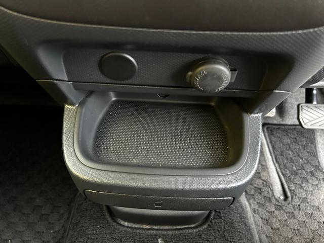 ソリオ Ｘ　走行距離３７３００キロ　フルエアロ　ナビ　ＴＶ　ＥＴＣ　バックカメラ　スマートキー　パワースライドドア　１年間・走行距離無制限・保証付き（25枚目）