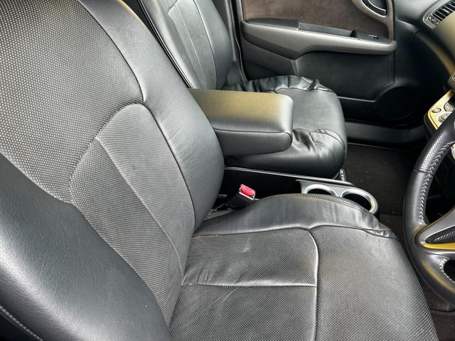 ストリーム X 走行距離28100キロ シートカバー ナビ TV ETC キーレス 7人乗り(16枚目)