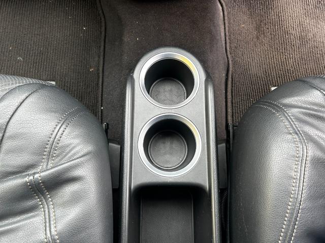 ストリーム X 走行距離28100キロ シートカバー ナビ TV ETC キーレス 7人乗り(24枚目)