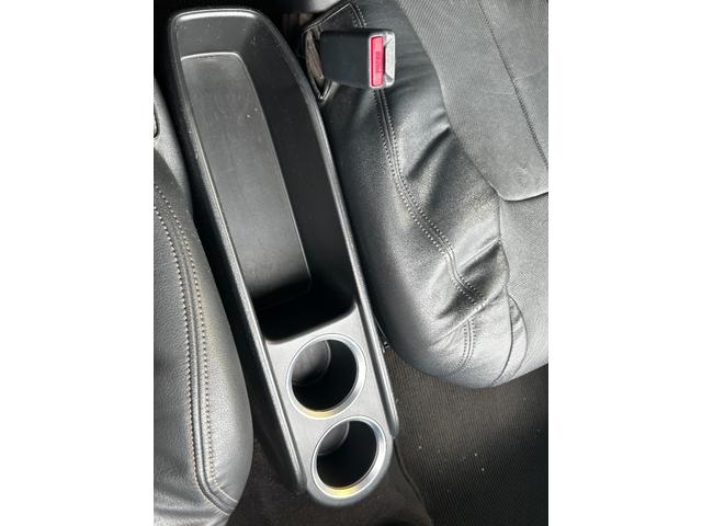 ストリーム X 走行距離28100キロ シートカバー ナビ TV ETC キーレス 7人乗り(25枚目)