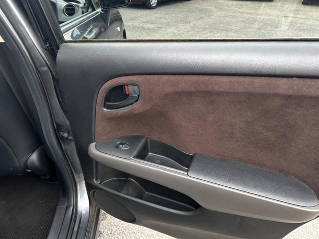 ストリーム X 走行距離28100キロ シートカバー ナビ TV ETC キーレス 7人乗り(26枚目)