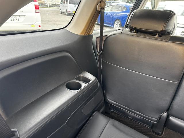 ストリーム X 走行距離28100キロ シートカバー ナビ TV ETC キーレス 7人乗り(34枚目)