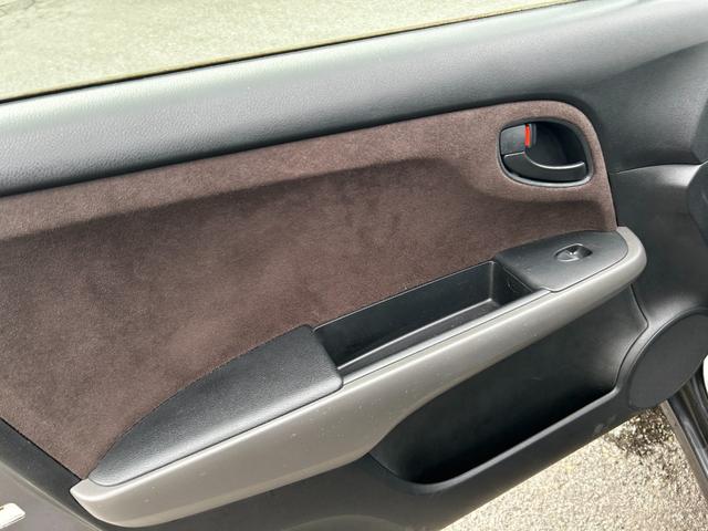 ストリーム X 走行距離28100キロ シートカバー ナビ TV ETC キーレス 7人乗り(41枚目)