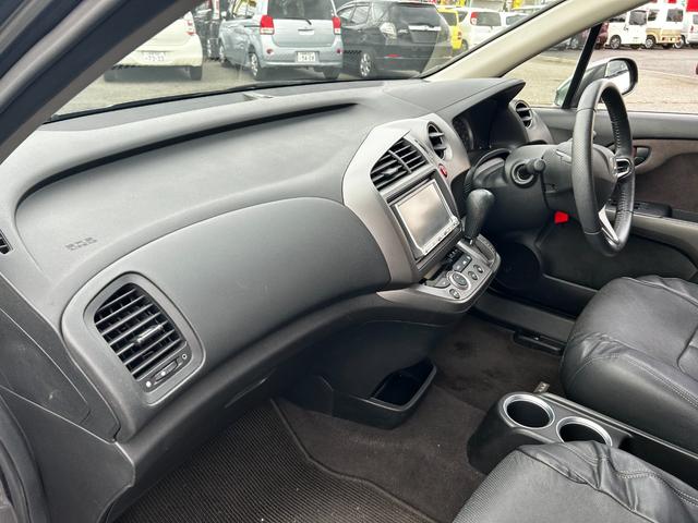 ストリーム X 走行距離28100キロ シートカバー ナビ TV ETC キーレス 7人乗り(42枚目)