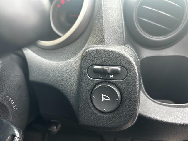 フィット Ｇ　ナビ　ＴＶ　ＥＴＣ　前後ドライブレコーダー　キーレス　記録簿　走行距離４１３００キロ（15枚目）