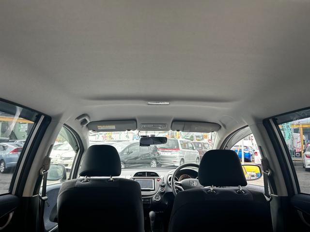 フィット Ｇ　ナビ　ＴＶ　ＥＴＣ　前後ドライブレコーダー　キーレス　記録簿　走行距離４１３００キロ（33枚目）