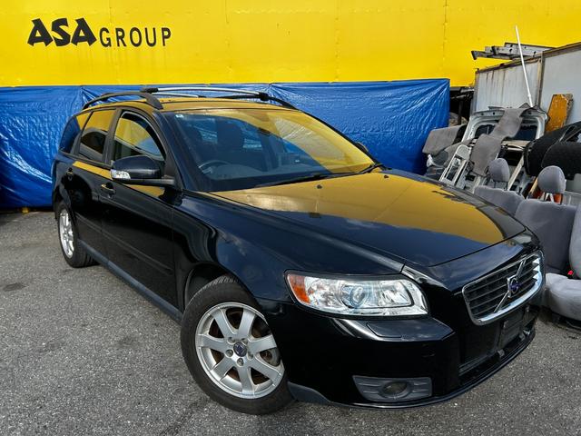 Ｖ５０ ２．０ｅアクティブ　ナビ　ＥＴＣ　バックカメラ　キーレス　走行距離４０８００キロ（5枚目）