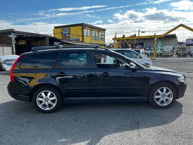 Ｖ５０ ２．０ｅアクティブ　ナビ　ＥＴＣ　バックカメラ　キーレス　走行距離４０８００キロ（6枚目）