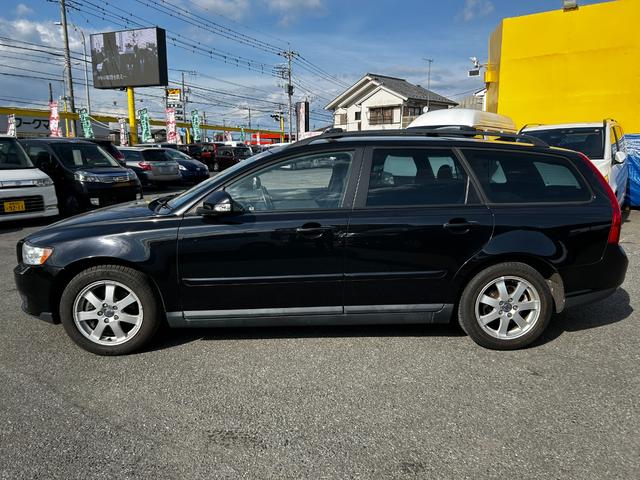 Ｖ５０ ２．０ｅアクティブ　ナビ　ＥＴＣ　バックカメラ　キーレス　走行距離４０８００キロ（10枚目）