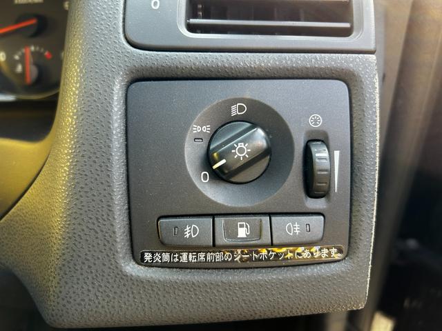 Ｖ５０ ２．０ｅアクティブ　ナビ　ＥＴＣ　バックカメラ　キーレス　走行距離４０８００キロ（19枚目）