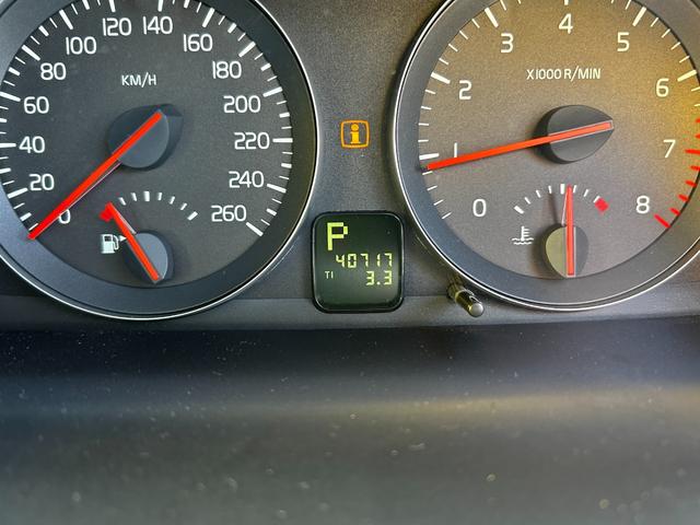 Ｖ５０ ２．０ｅアクティブ　ナビ　ＥＴＣ　バックカメラ　キーレス　走行距離４０８００キロ（20枚目）