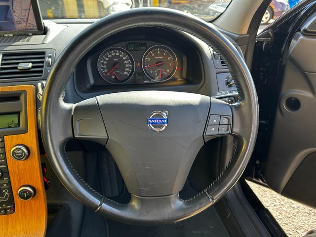 Ｖ５０ ２．０ｅアクティブ　ナビ　ＥＴＣ　バックカメラ　キーレス　走行距離４０８００キロ（21枚目）