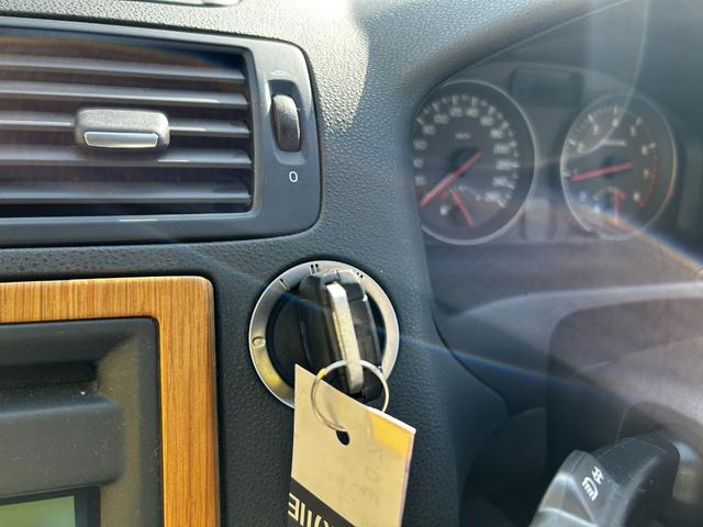 Ｖ５０ ２．０ｅアクティブ　ナビ　ＥＴＣ　バックカメラ　キーレス　走行距離４０８００キロ（24枚目）