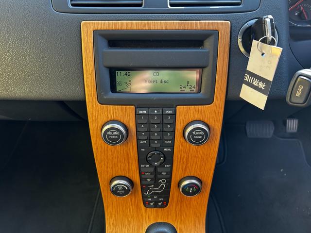 Ｖ５０ ２．０ｅアクティブ　ナビ　ＥＴＣ　バックカメラ　キーレス　走行距離４０８００キロ（26枚目）