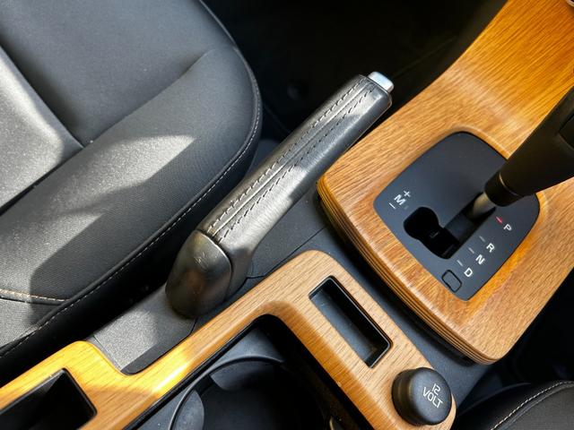 Ｖ５０ ２．０ｅアクティブ　ナビ　ＥＴＣ　バックカメラ　キーレス　走行距離４０８００キロ（29枚目）