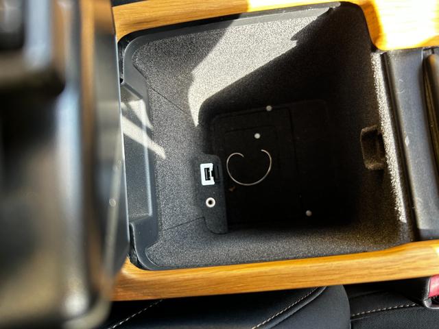 Ｖ５０ ２．０ｅアクティブ　ナビ　ＥＴＣ　バックカメラ　キーレス　走行距離４０８００キロ（30枚目）