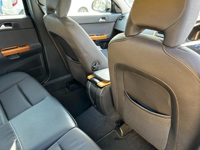 Ｖ５０ ２．０ｅアクティブ　ナビ　ＥＴＣ　バックカメラ　キーレス　走行距離４０８００キロ（35枚目）