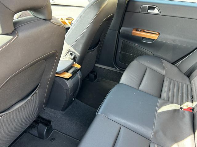 Ｖ５０ ２．０ｅアクティブ　ナビ　ＥＴＣ　バックカメラ　キーレス　走行距離４０８００キロ（44枚目）