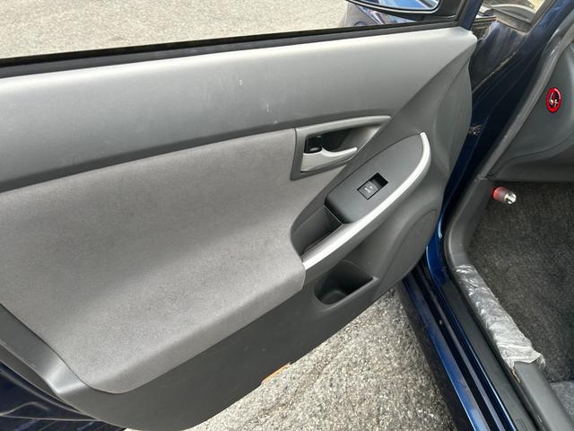 プリウス S HDDナビ ETC バックカメラ スマートキー 走行距離68000キロ(42枚目)