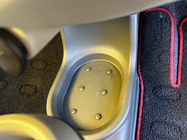 アイ Ｍ　ターボ　ＨＤＤナビ　フルセグＴＶ　社外アルミ　スマートキー　走行距離６３４００キロ（22枚目）