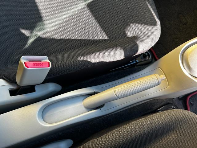 アイ Ｍ　ターボ　ＨＤＤナビ　フルセグＴＶ　社外アルミ　スマートキー　走行距離６３４００キロ（24枚目）