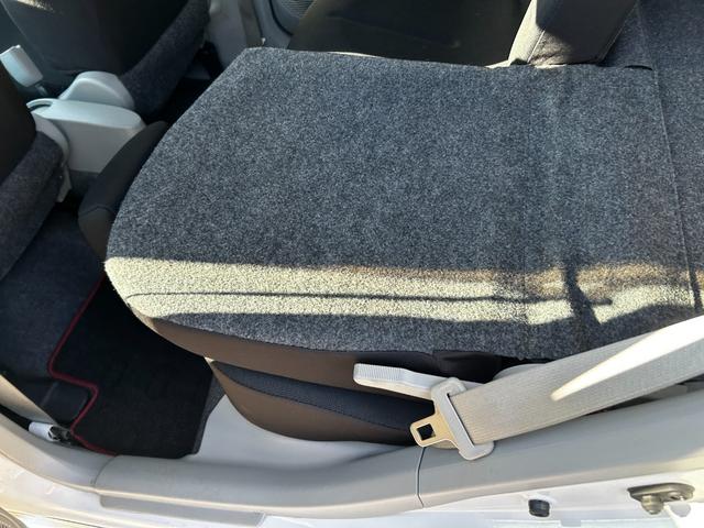 アイ Ｍ　ターボ　ＨＤＤナビ　フルセグＴＶ　社外アルミ　スマートキー　走行距離６３４００キロ（32枚目）